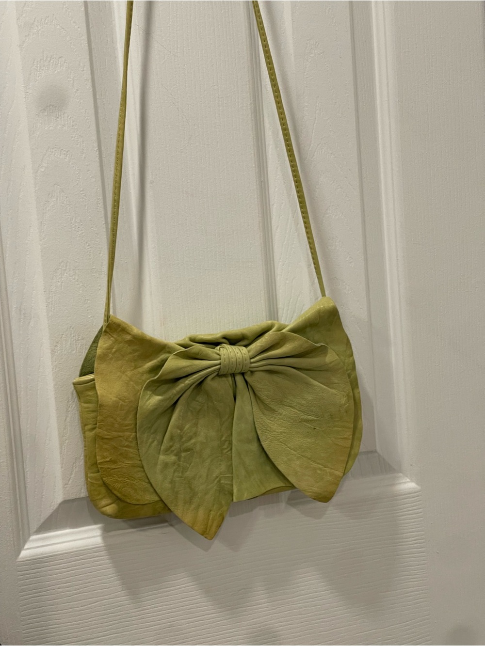 Susan Farber Collections  Green Leather Bow Shoulder Bag